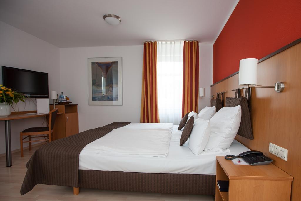 Centro Hotel U-No1, Trademark Collection By Wyndham Großbettlingen Extérieur photo