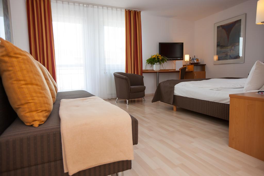 Centro Hotel U-No1, Trademark Collection By Wyndham Großbettlingen Extérieur photo