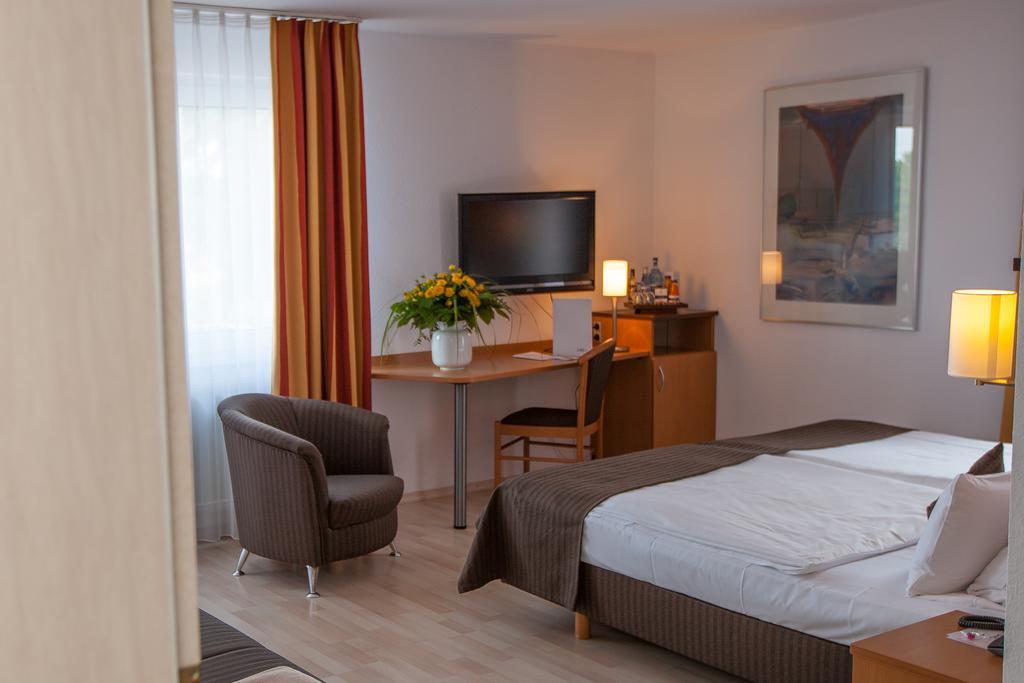 Centro Hotel U-No1, Trademark Collection By Wyndham Großbettlingen Extérieur photo