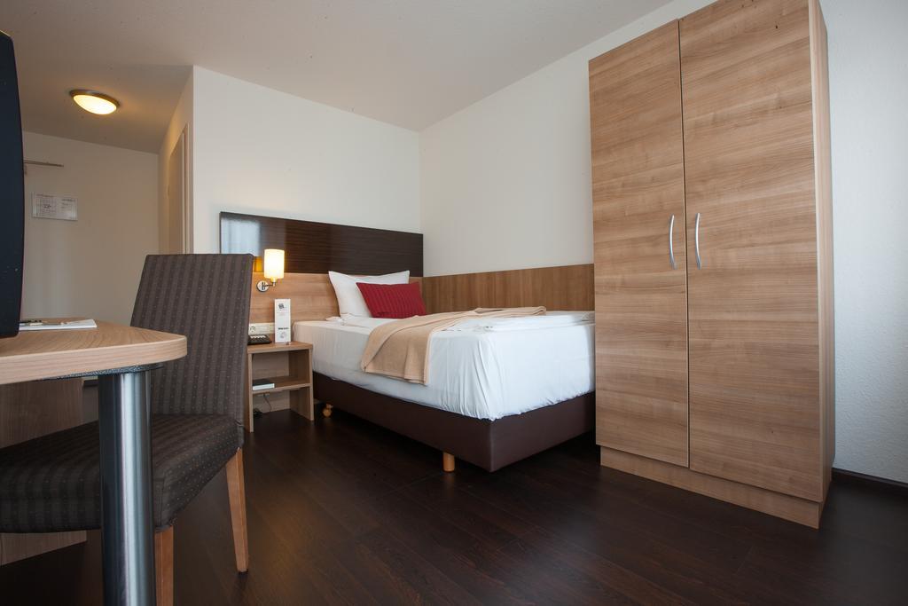 Centro Hotel U-No1, Trademark Collection By Wyndham Großbettlingen Extérieur photo