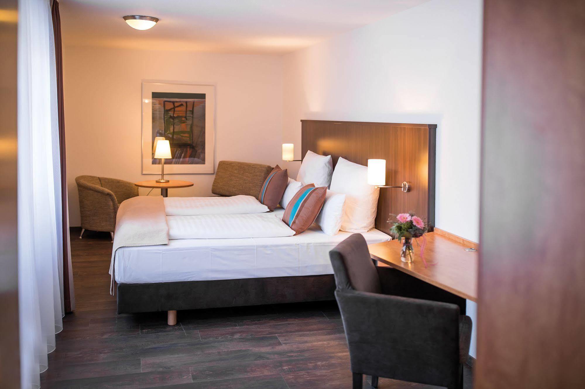 Centro Hotel U-No1, Trademark Collection By Wyndham Großbettlingen Extérieur photo